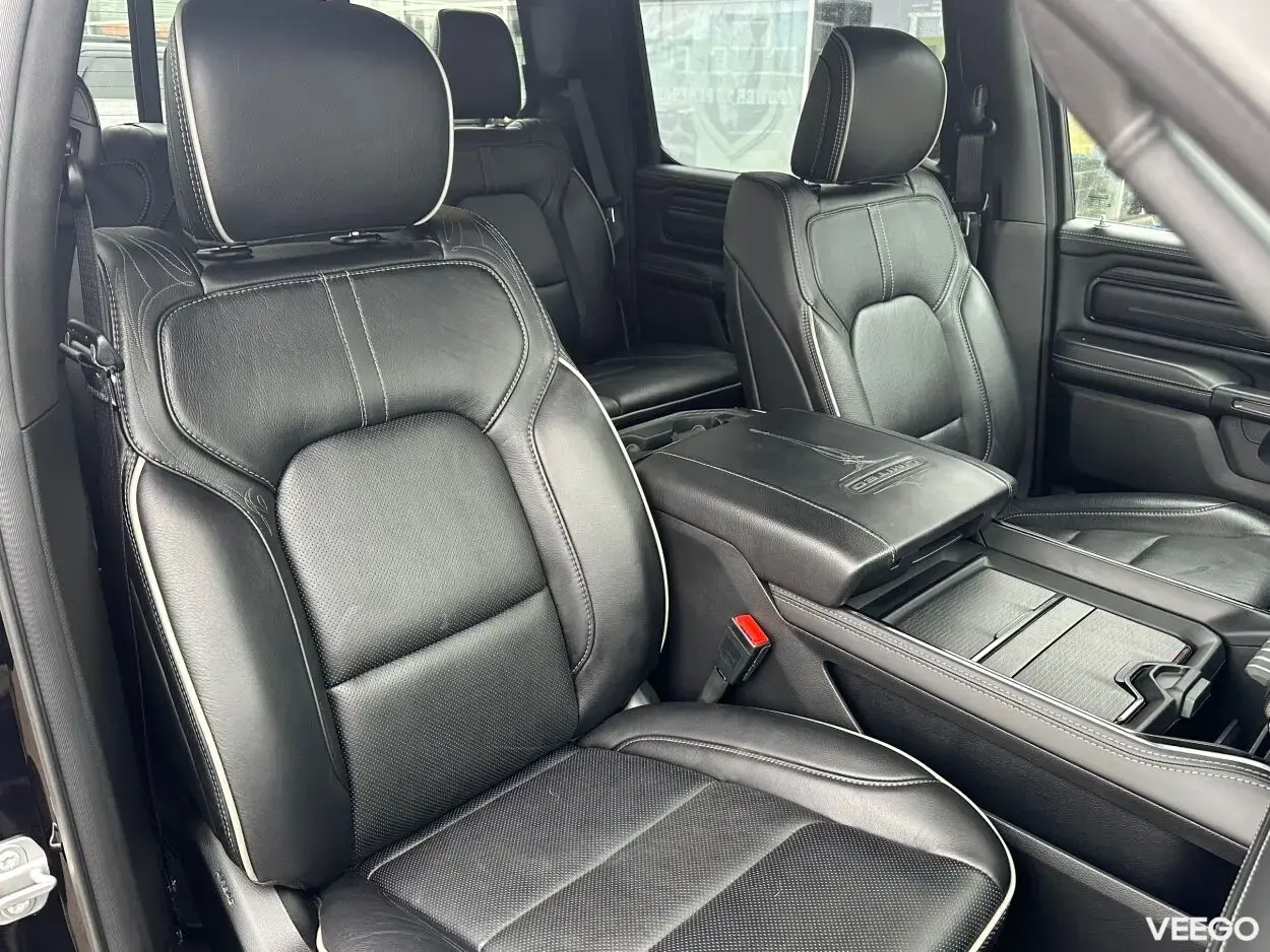 RAM 1500 Limited Night Edition 5.7 V8 5.7